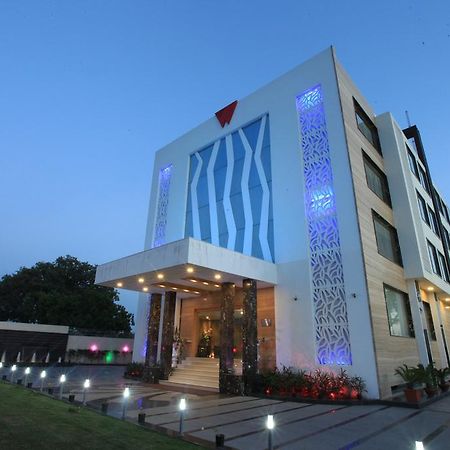 โฮเต็ล วิงสตัน โกเวอธาน Hotel Radha Kund ภายนอก รูปภาพ