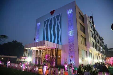 โฮเต็ล วิงสตัน โกเวอธาน Hotel Radha Kund ภายนอก รูปภาพ